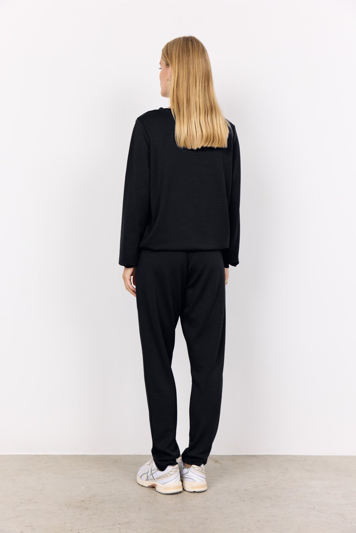 SC-BANU 194 Blus Svart