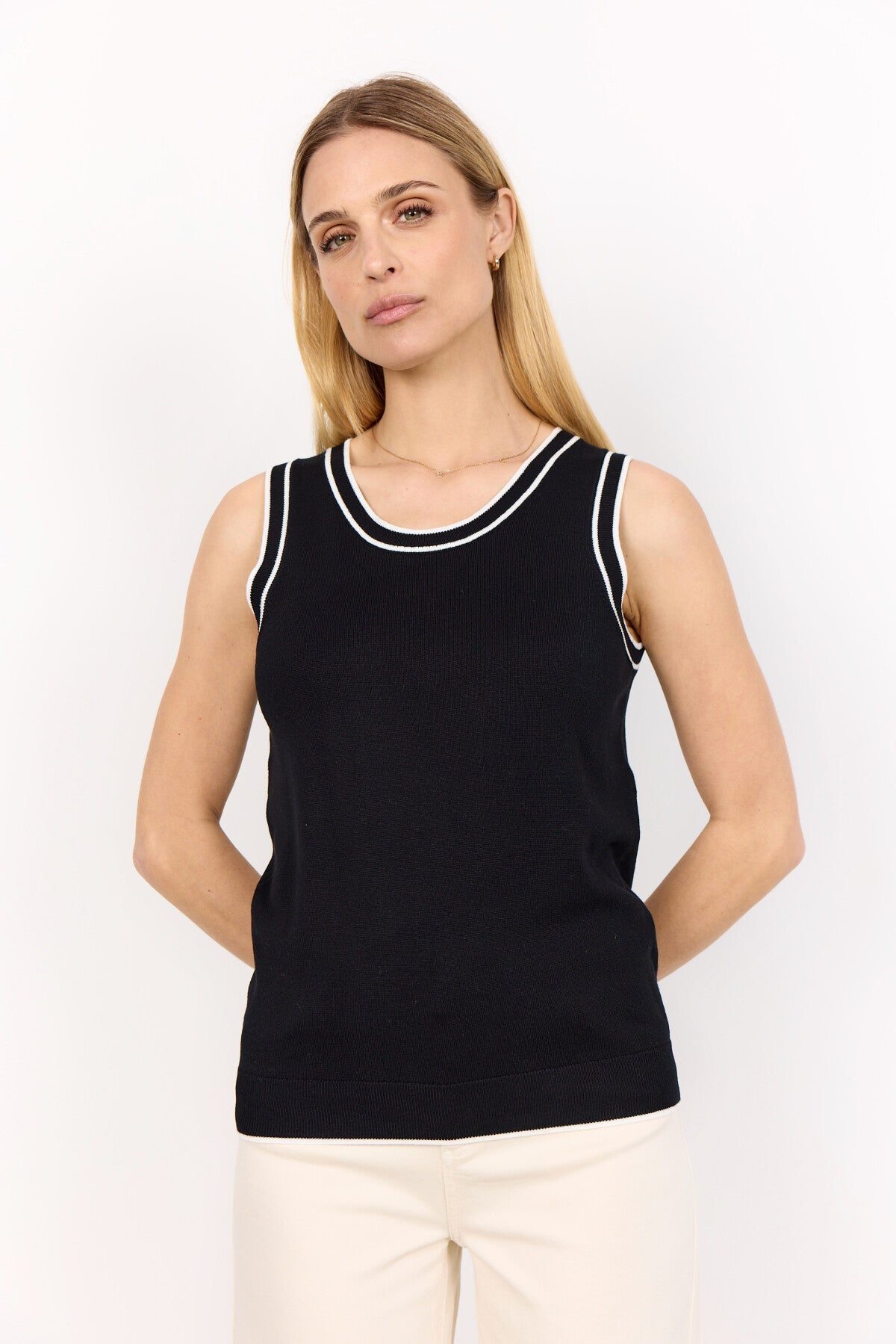 SC-DOLLIE 763 Topp Svart