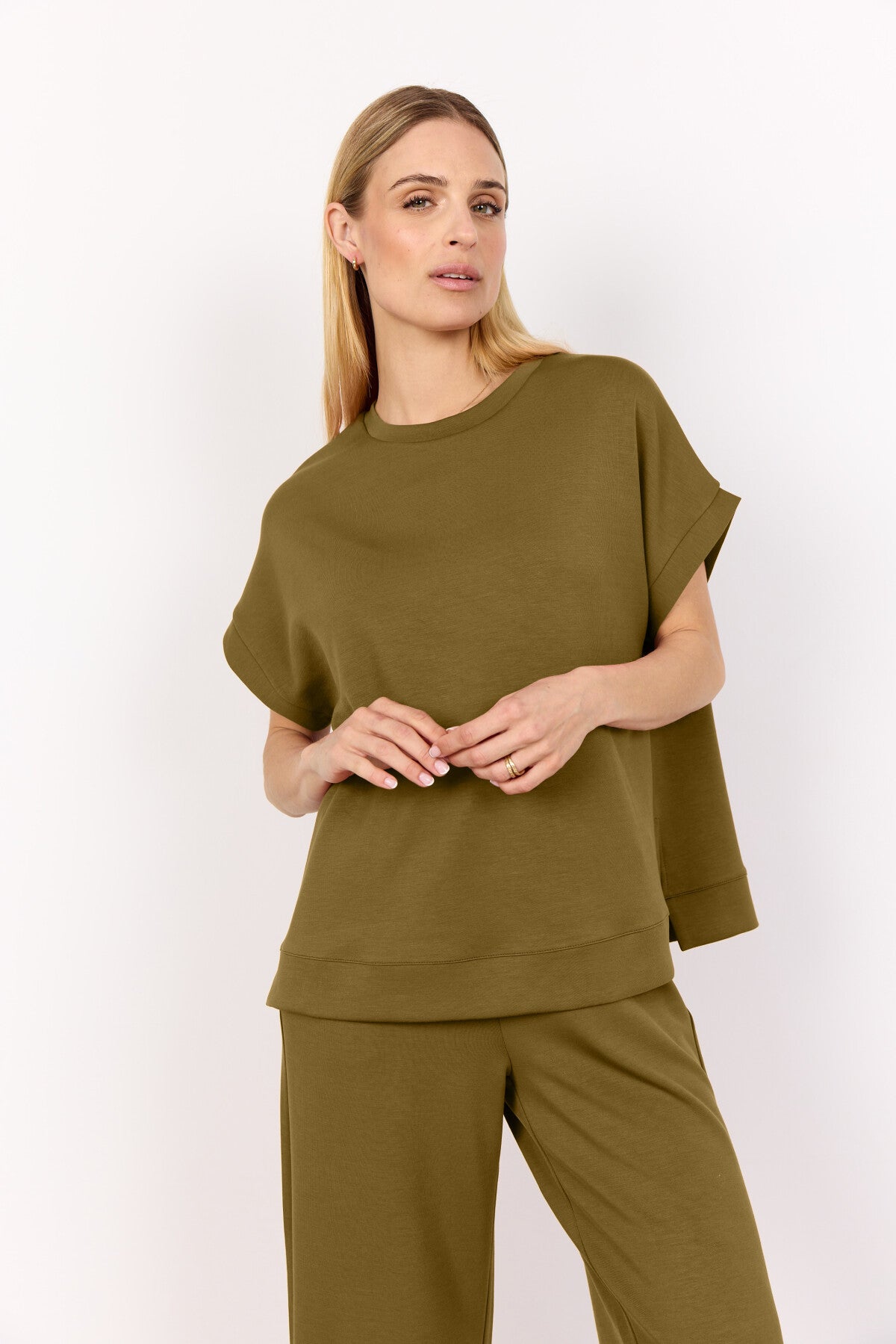 SC-BANU 245 Blus Oliv