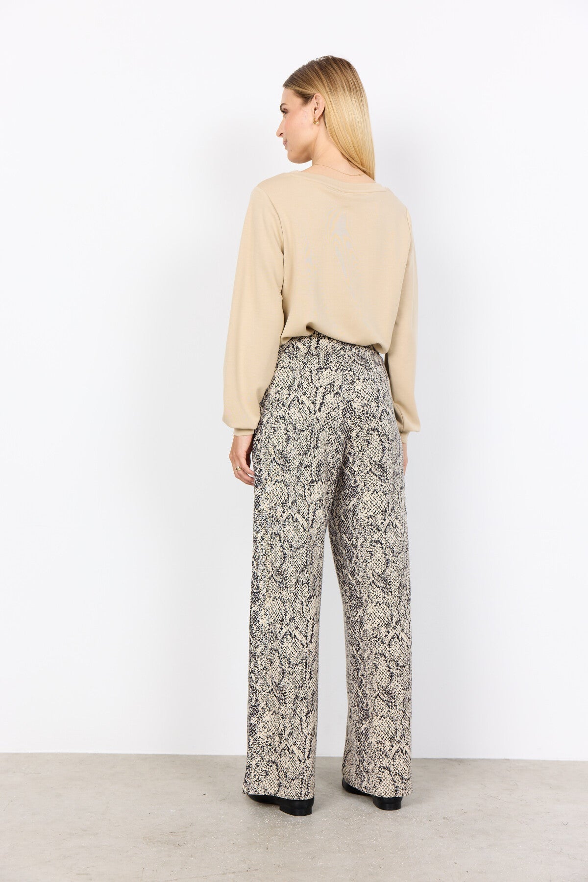 SC-BANU 194 Blus Sand