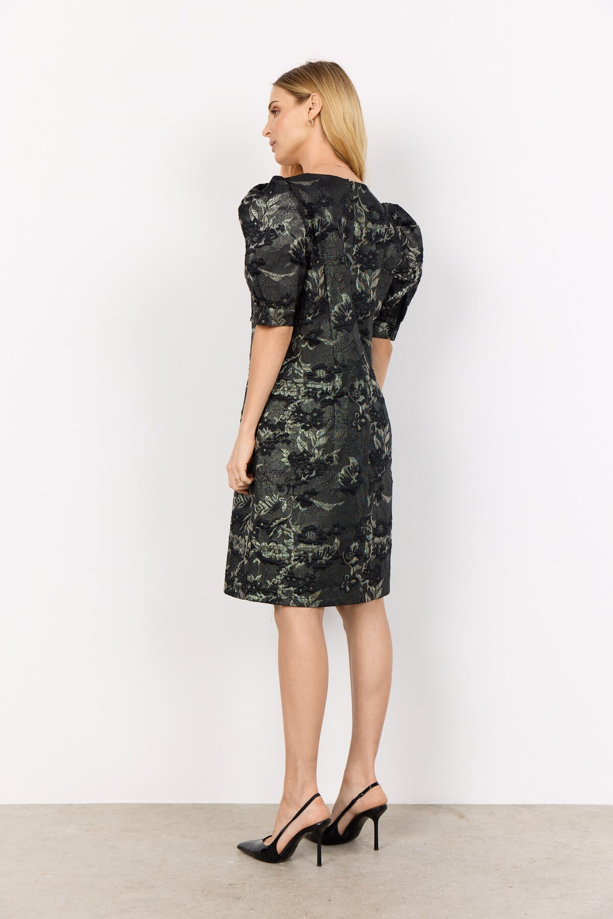 SC-APRIL 3 Klänning Svart