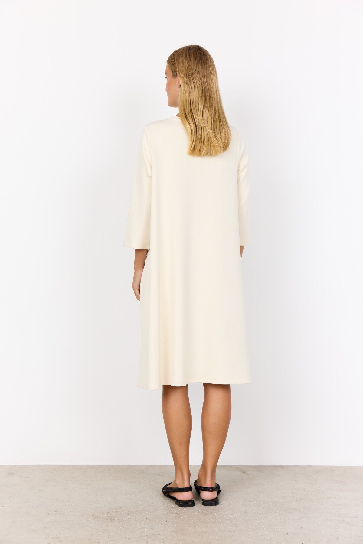 SC-BANU 155 Klänning Cream