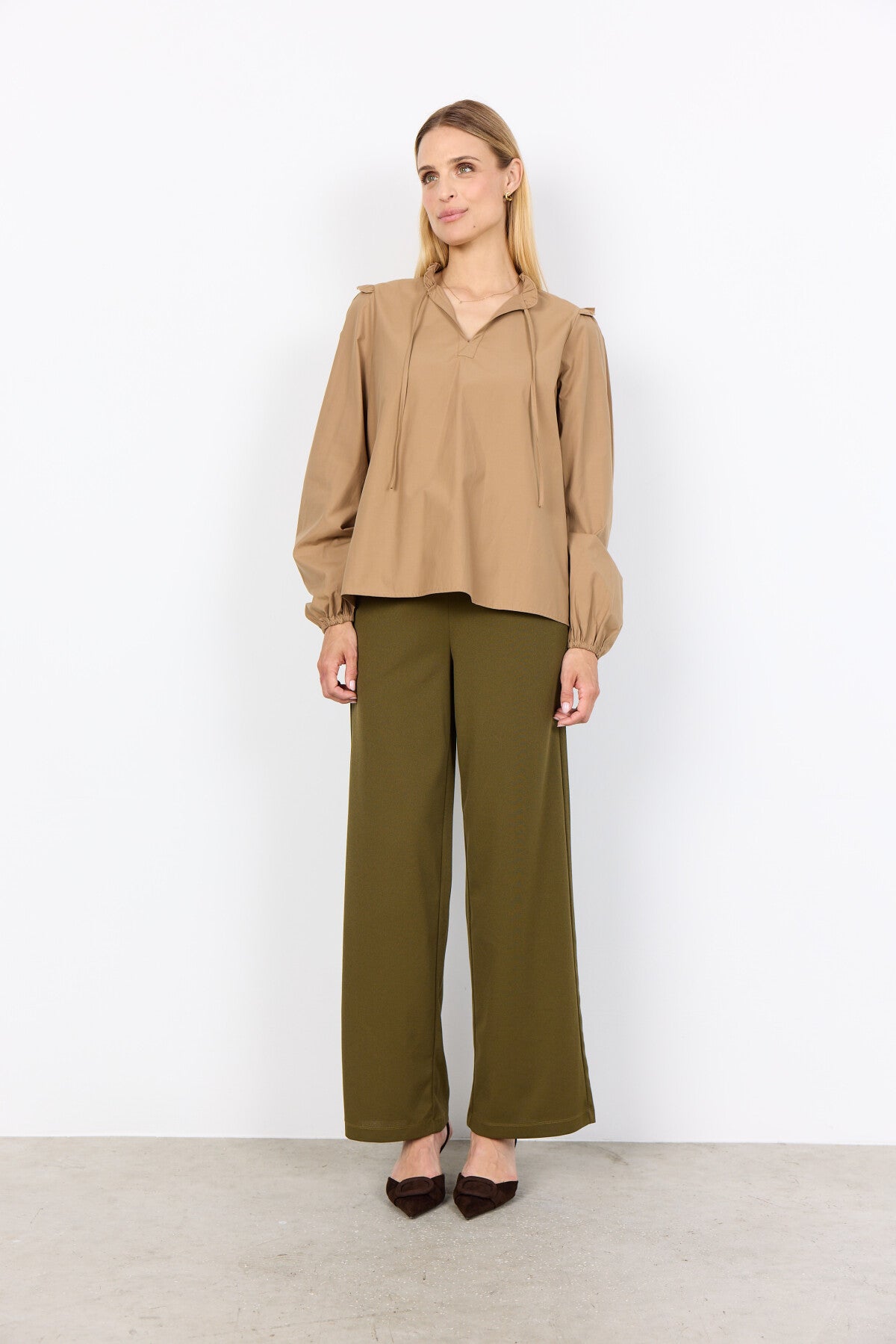 SC-NETTI 108 Blus Mörk sand