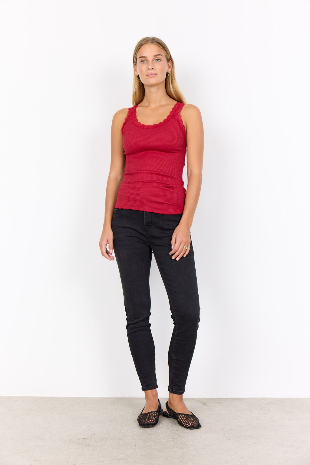 SC-SARONA 1 Topp Mörkröd