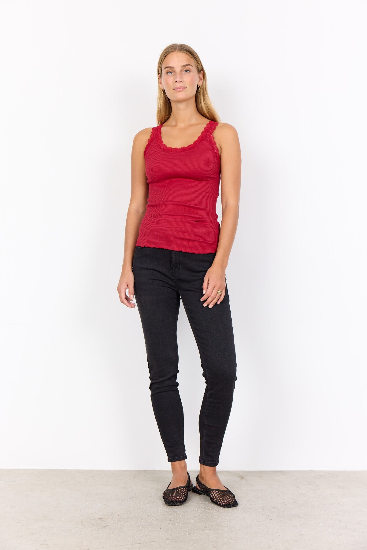 SC-SARONA 1 Topp Mörkröd