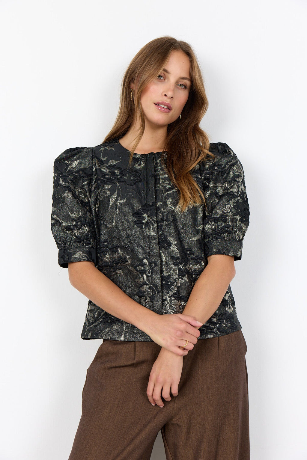 SC-APRIL 1 Blus Svart