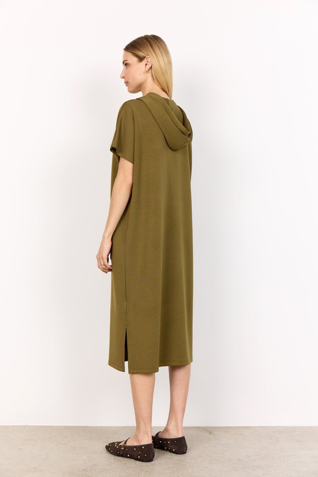 SC-BANU 252 Klänning Oliv