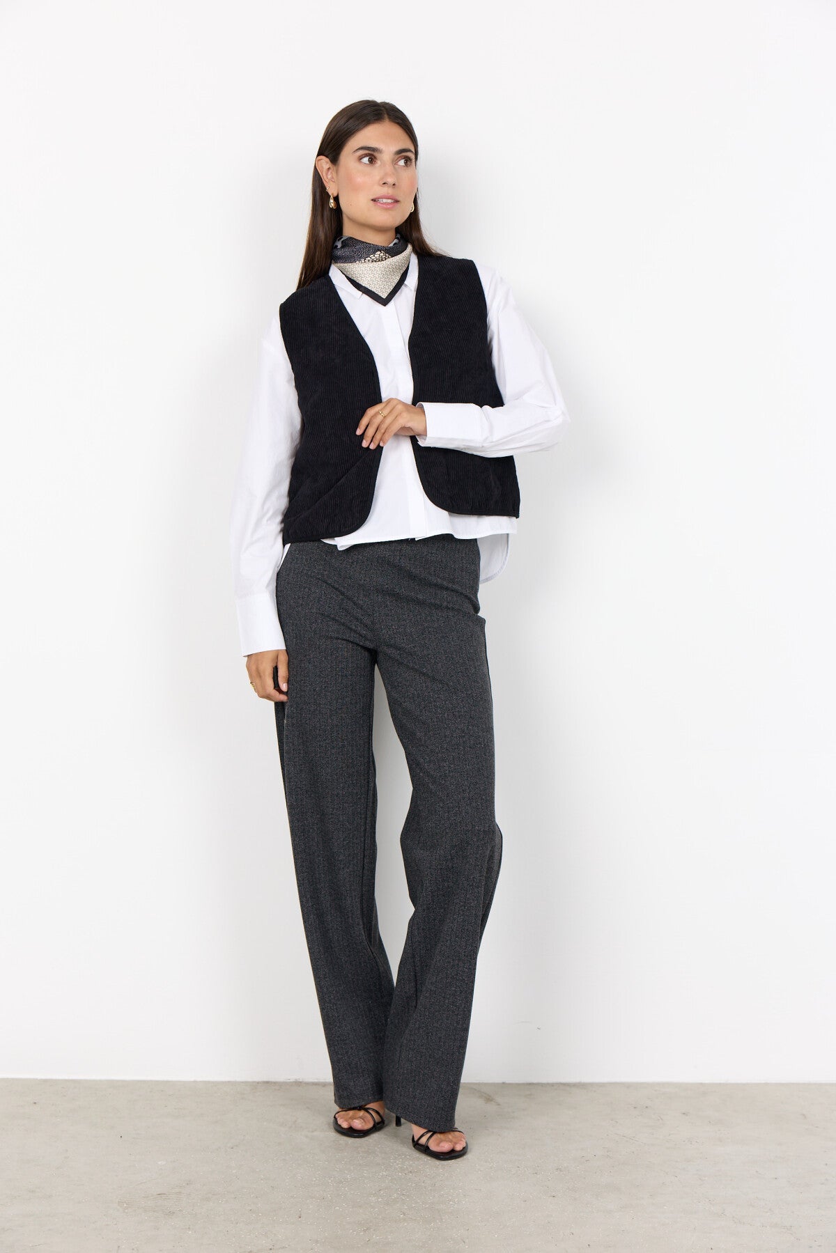 SC-BINDI 17 Väst Svart