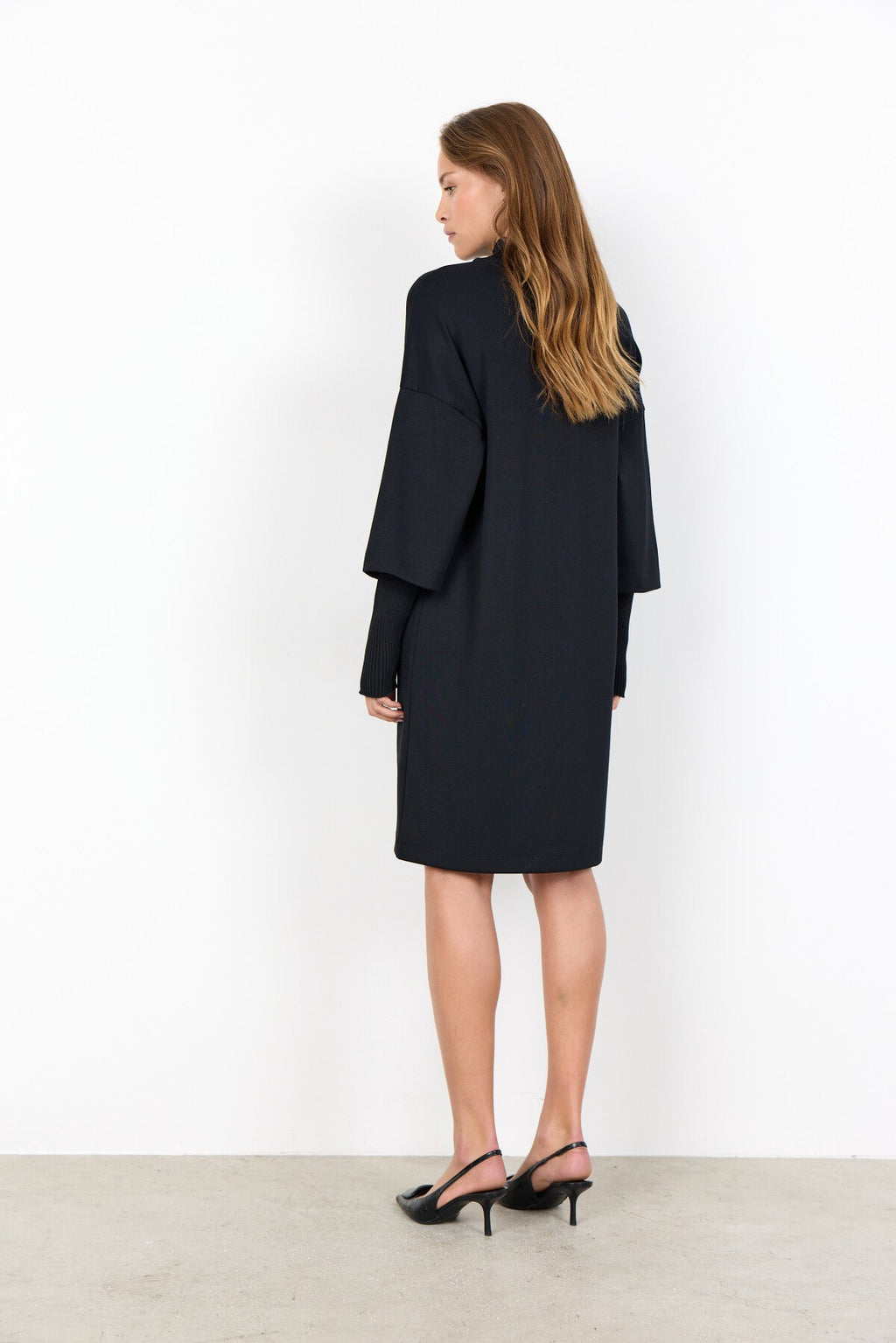 SC-BANU 273 Klänning Svart