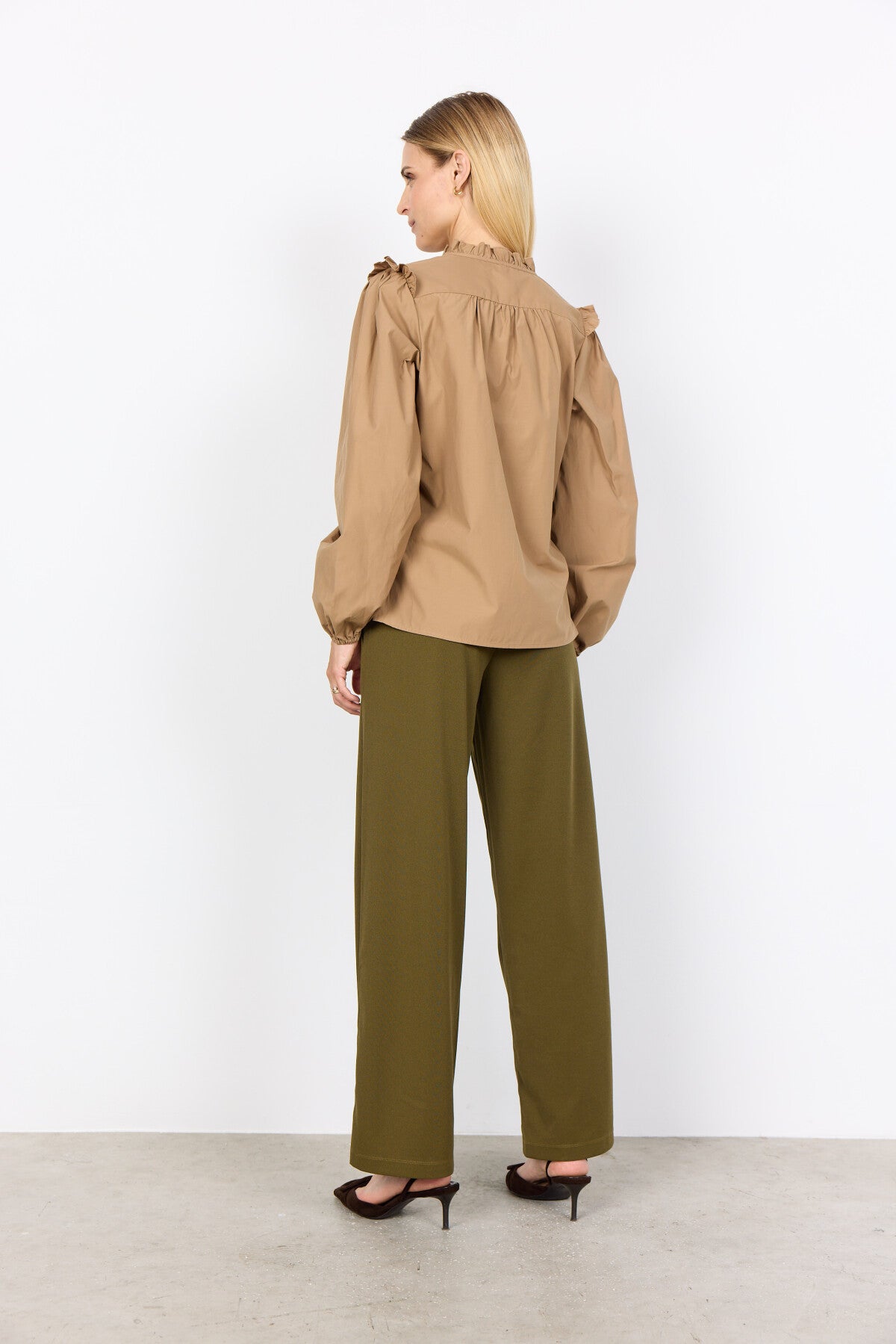 SC-NETTI 108 Blus Mörk sand