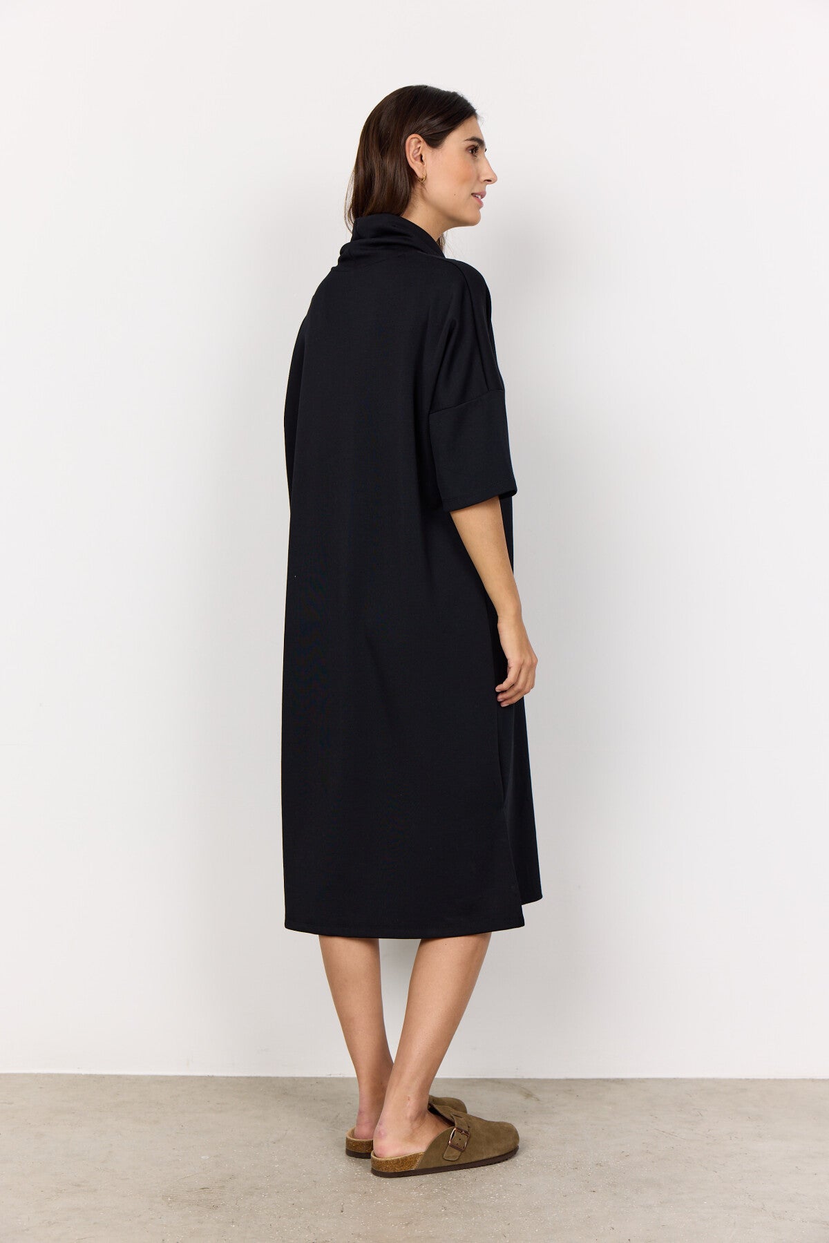 SC-BANU 239 Klänning Svart