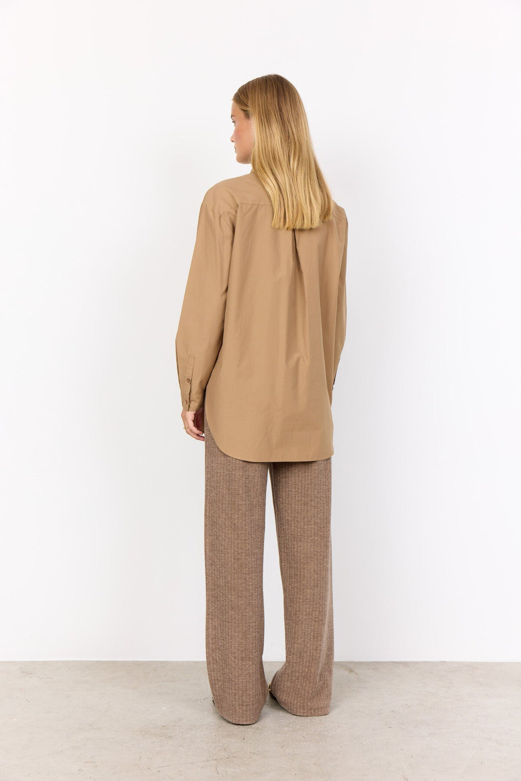 SC-NETTI 52 Skjorta Mörk sand