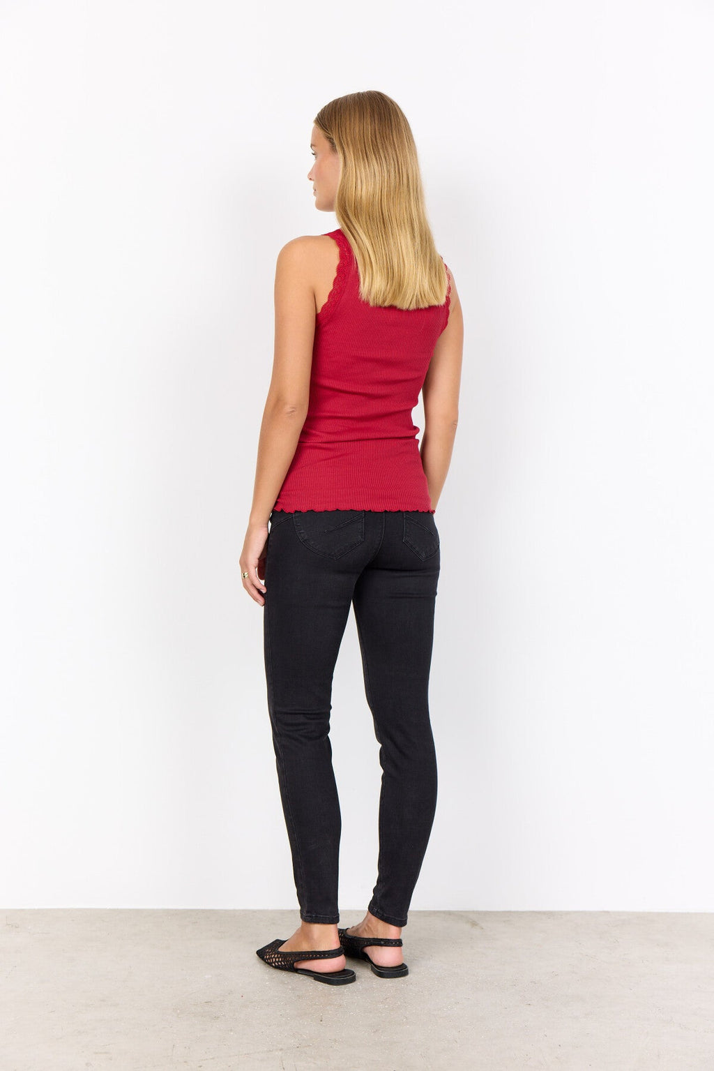 SC-SARONA 1 Topp Mörkröd