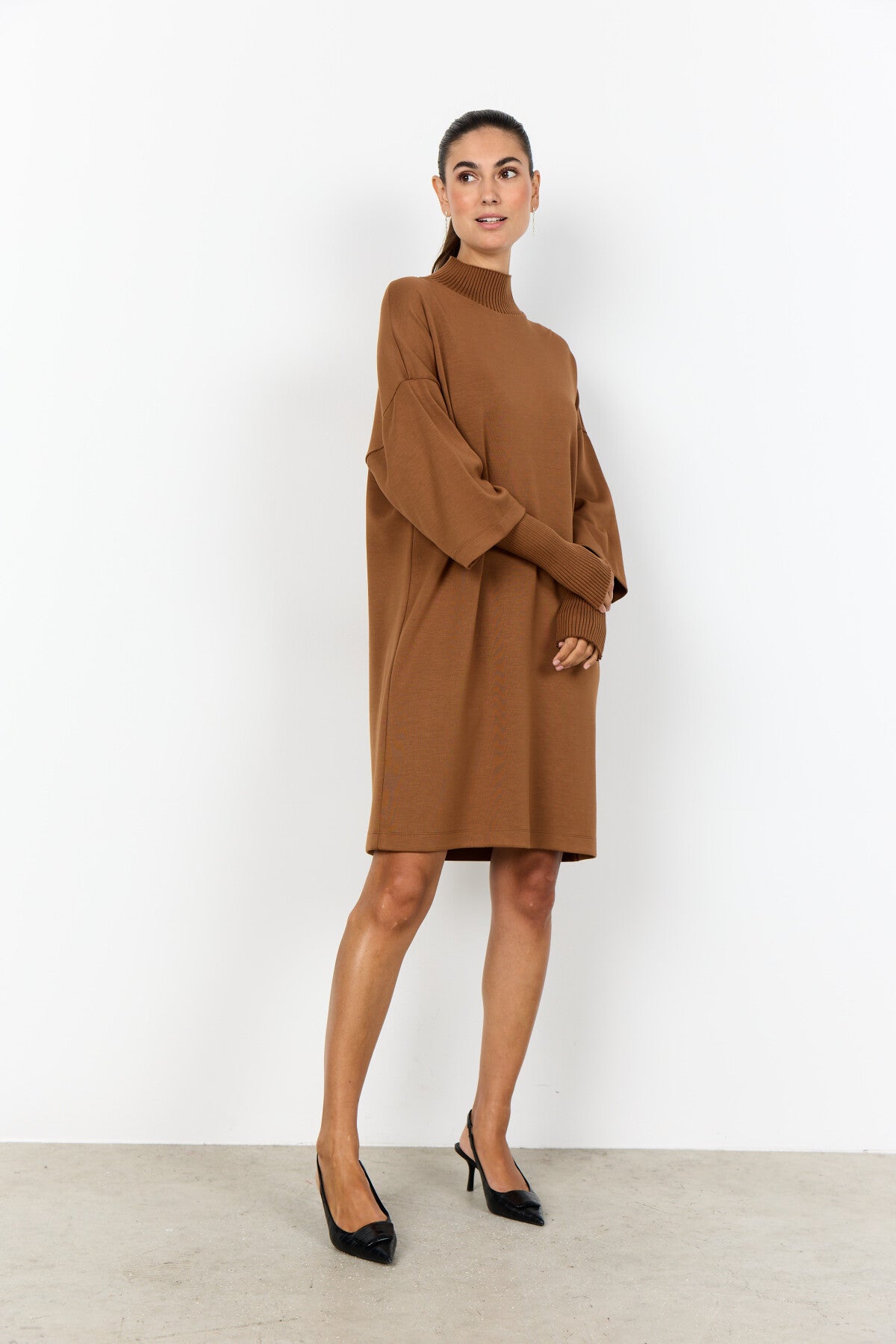 SC-BANU 273 Klänning Brün