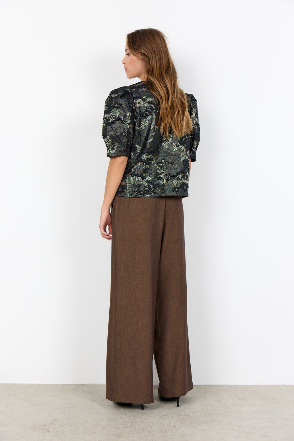 SC-APRIL 1 Blus Svart