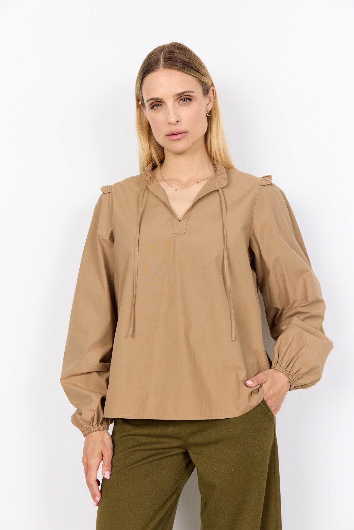 SC-NETTI 108 Blus Mörk sand