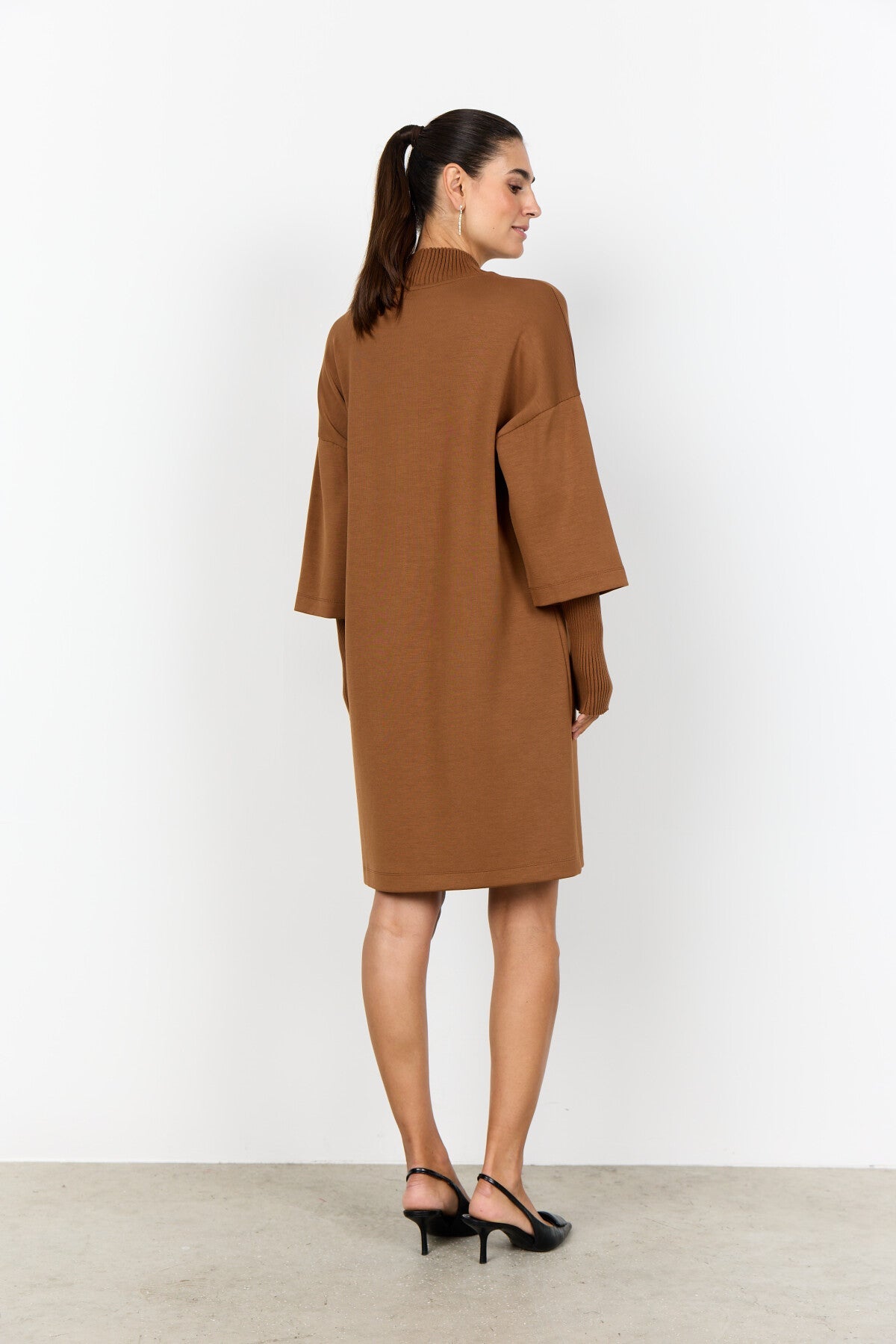 SC-BANU 273 Klänning Brün