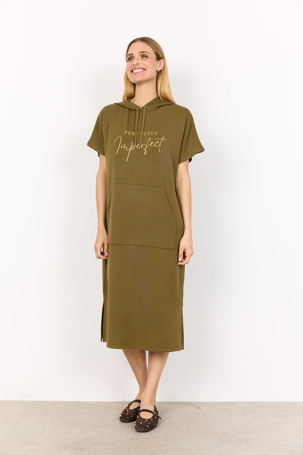 SC-BANU 252 Klänning Oliv