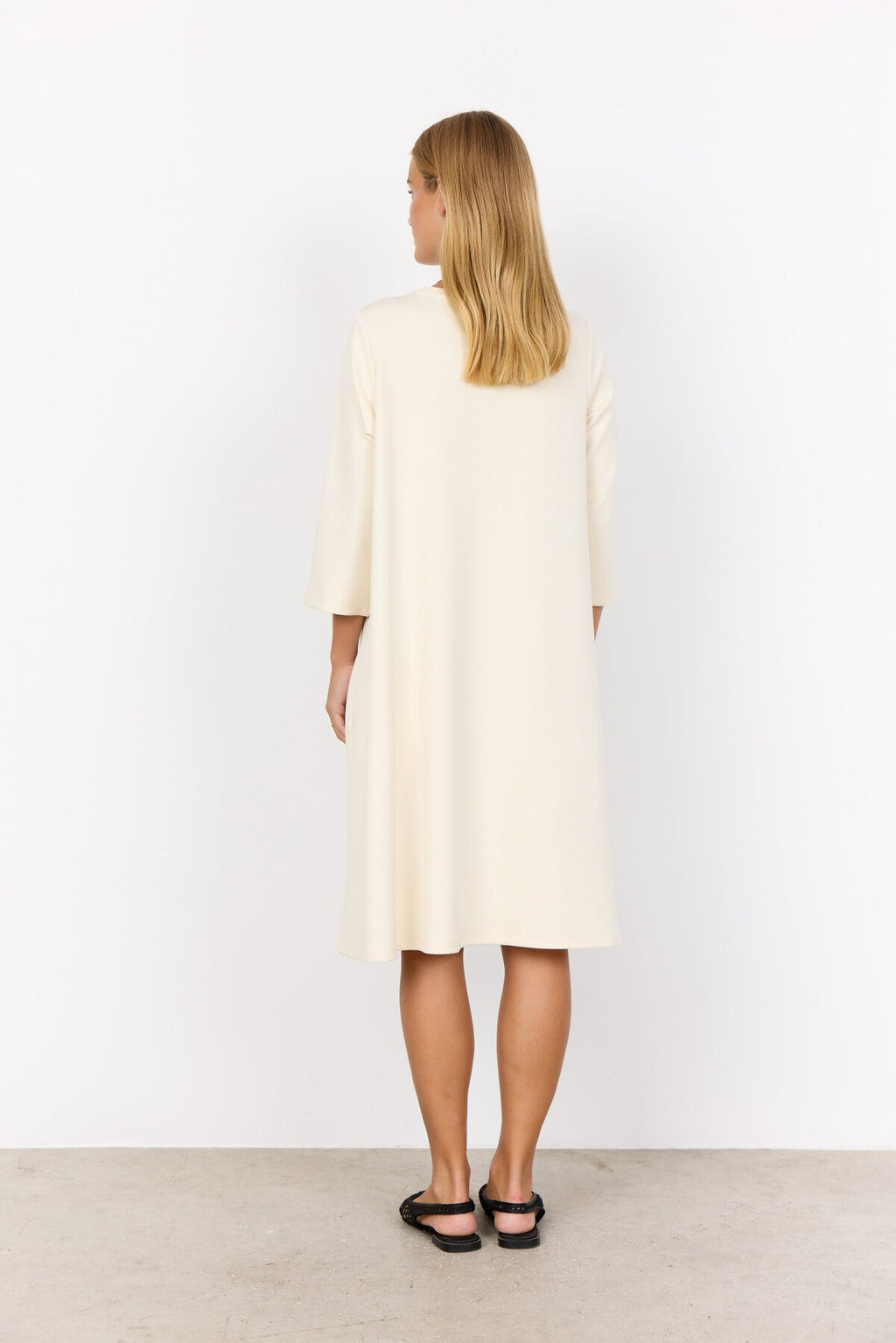 SC-BANU 155 Klänning Cream