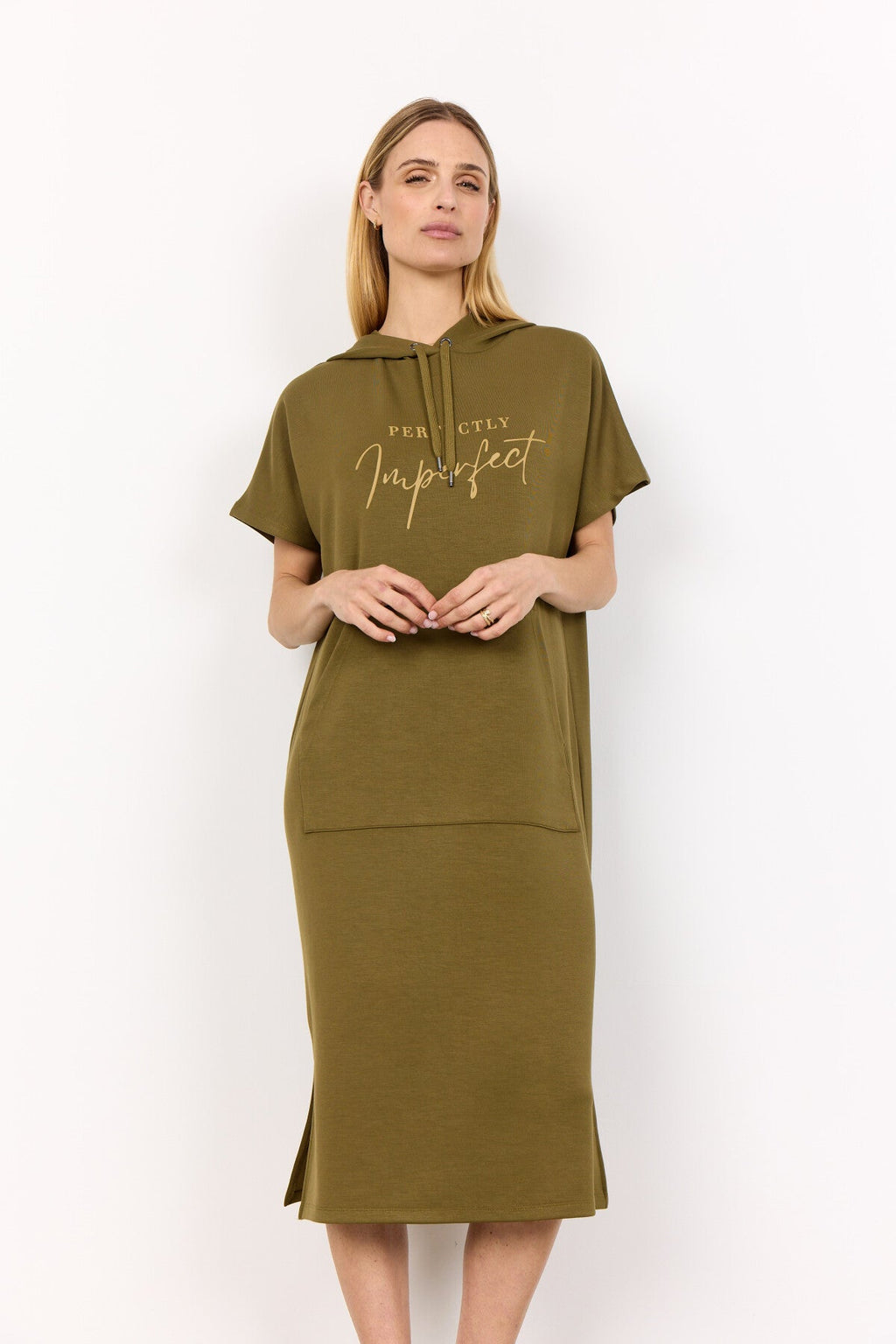 SC-BANU 252 Klänning Oliv